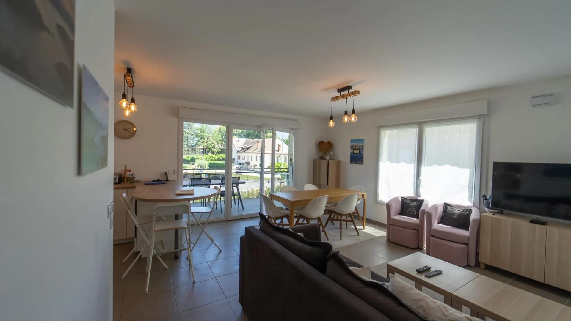 La Douce Folie - Apartment For 4 To 5 People In Sevrier 0*,  France